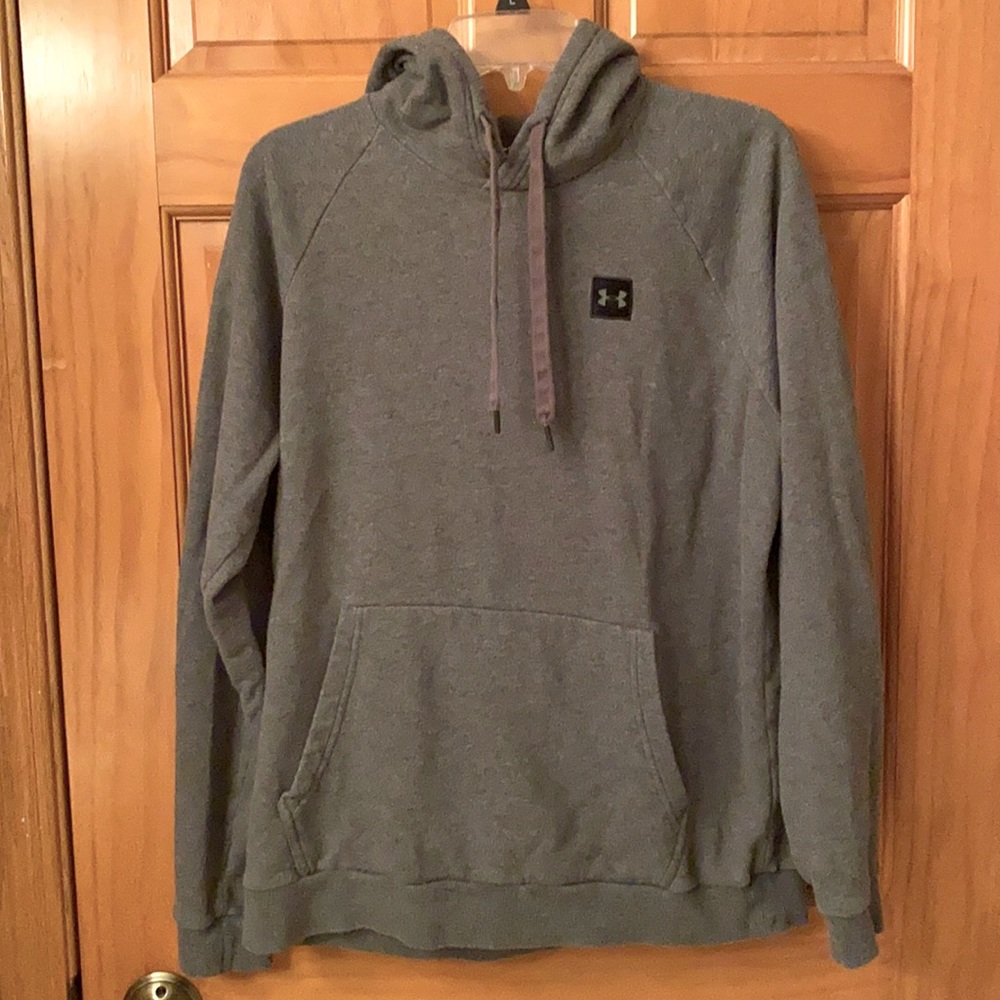 Men’s Under Armour hooded sweatshirt.